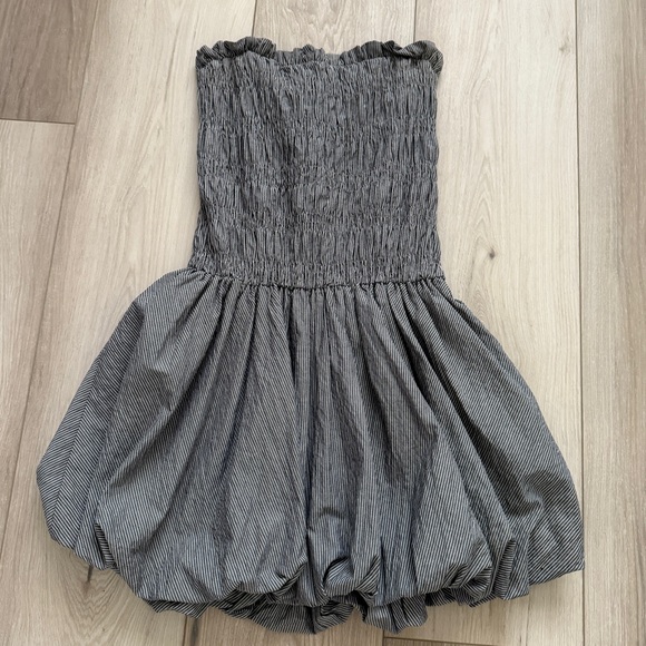 By Anthropologie Dresses & Skirts - Anthropologie Smocked Bubble Dress Grey Stripe CUTE!